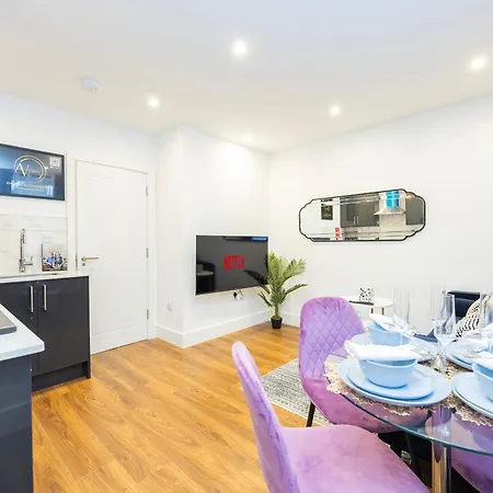 Apartment Block Of In ,long , Weekly & Monthly Offers , Contractors , Relocations , Leisure & Family