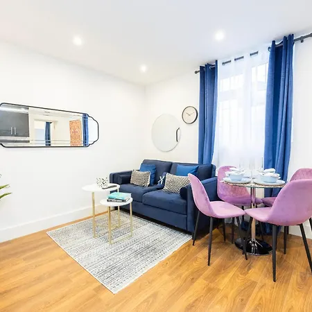 Block Of In ,long , Weekly & Monthly Offers , Contractors , Relocations , Leisure & Family *