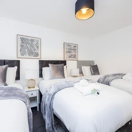 Block Of In ,long , Weekly & Monthly Offers , Contractors , Relocations , Leisure & Family * Croydon