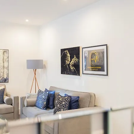 Block Of In ,long , Weekly & Monthly Offers , Contractors , Relocations , Leisure & Family Apartment Croydon