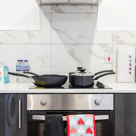Block Of In ,long , Weekly & Monthly Offers , Contractors , Relocations , Leisure & Family Apartment