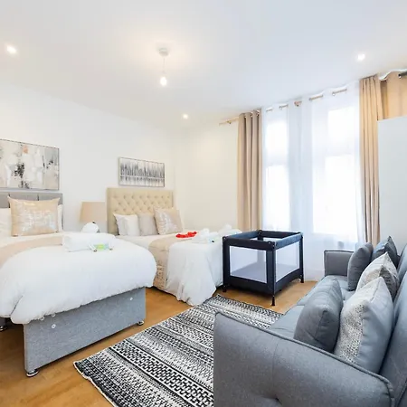 Block Of In ,long , Weekly & Monthly Offers , Contractors , Relocations , Leisure & Family
