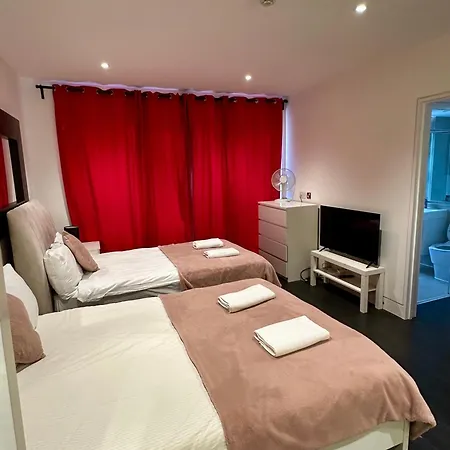 Regency Apartment *
