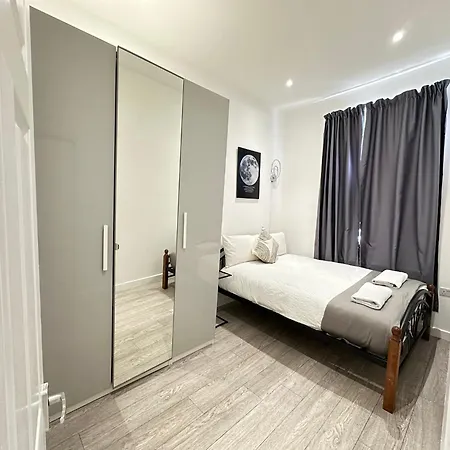 Apartment Accessible Near Central