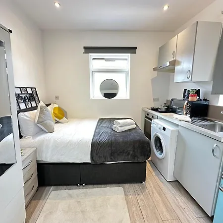 Apartment Studio At Harrow Road *