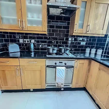 Comfortable Family Near Oxford Street Apartment *