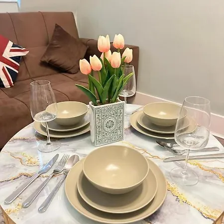 Affordable Near Central Apartment *