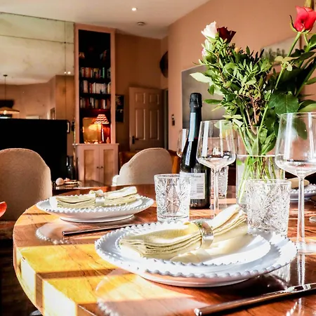Elegant Flat With Stylish Decor 公寓 *