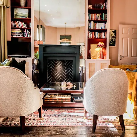 Elegant Flat With Stylish Decor * London