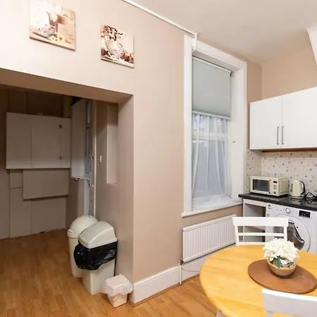 Tranquil 3br In Arnos Grove New Southgate