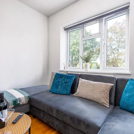 Gem 3 Bath, 2 En-suite Flat With Parking *