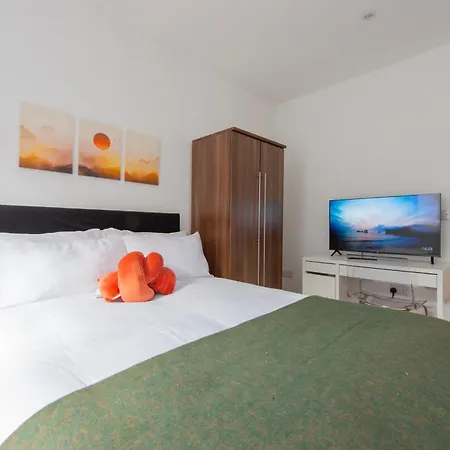Gem 3 Bath, 2 En-suite Flat With Parking