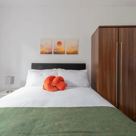 Gem 3 Bath, 2 En-suite Flat With Parking *