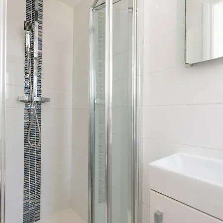 Gem 3 Bath, 2 En-suite Flat With Parking *