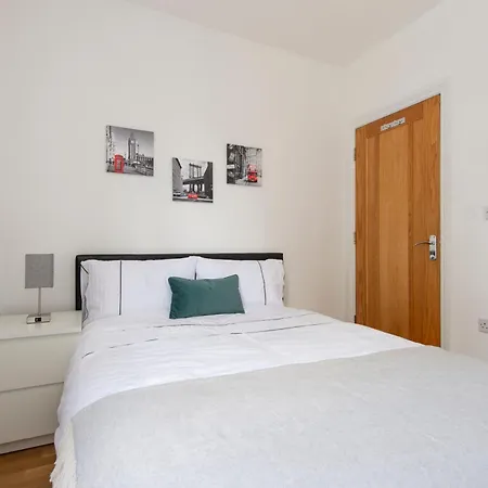 Gem 3 Bath, 2 En-suite Flat With Parking Apartment