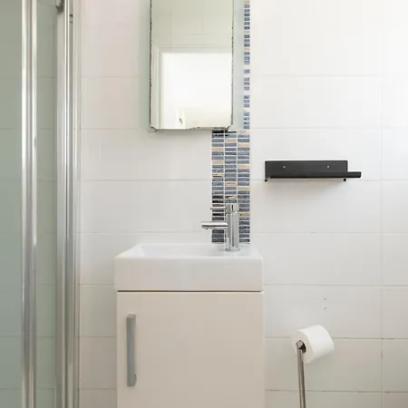 Gem 3 Bath, 2 En-suite Flat With Parking Ealing