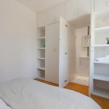 Gem 3 Bath, 2 En-suite Flat With Parking Apartment