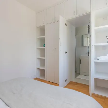 Gem 3 Bath, 2 En-suite Flat With Parking *