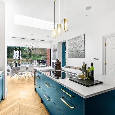 The Vicarage By Hostara Homes, A Luxury 4 Bedroom Designer In Highgate, Perfect For Families And Groups