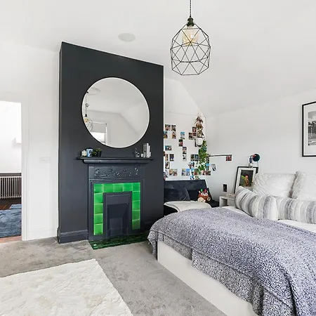 The Vicarage By Hostara Homes, A Luxury 4 Bedroom Designer In Highgate, Perfect For Families And Groups * London