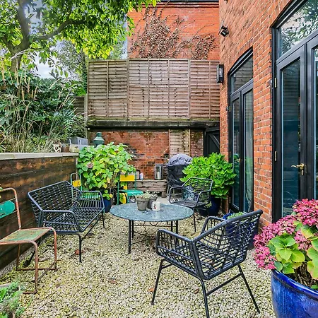 The Vicarage By Hostara Homes, A Luxury 4 Bedroom Designer In Highgate, Perfect For Families And Groups