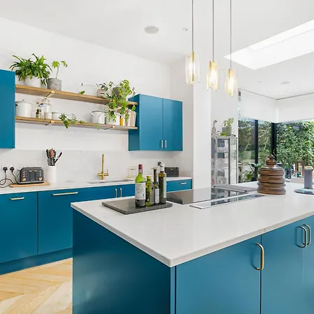 Apartment The Vicarage By Hostara Homes, A Luxury 4 Bedroom Designer In Highgate, Perfect For Families And Groups *