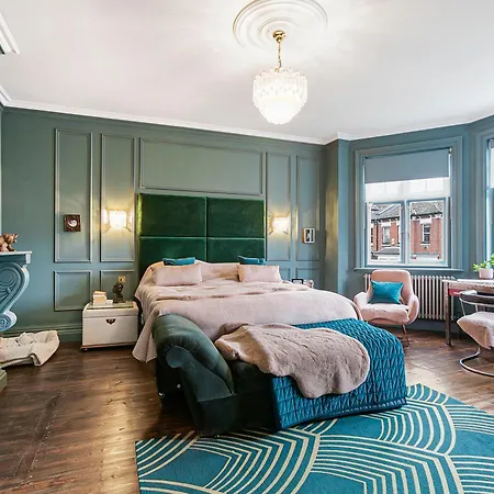 The Vicarage By Hostara Homes, A Luxury 4 Bedroom Designer In Highgate, Perfect For Families And Groups * London