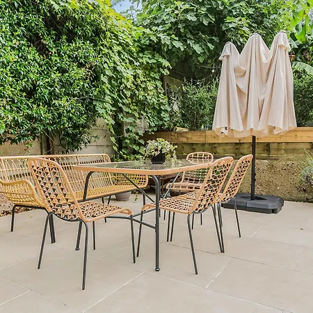 The Vicarage By Hostara Homes, A Luxury 4 Bedroom Designer In Highgate, Perfect For Families And Groups Apartment *