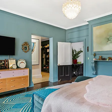 Apartment The Vicarage By Hostara Homes, A Luxury 4 Bedroom Designer In Highgate, Perfect For Families And Groups *