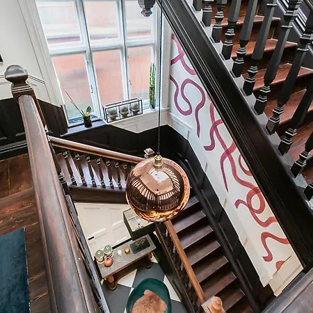 The Vicarage By Hostara Homes, A Luxury 4 Bedroom Designer In Highgate, Perfect For Families And Groups Apartment London