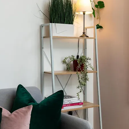 1br Stylish Flat By Hostarahomes, Near Liverpool Street, Prime Location, Sleeps Up To 4 London