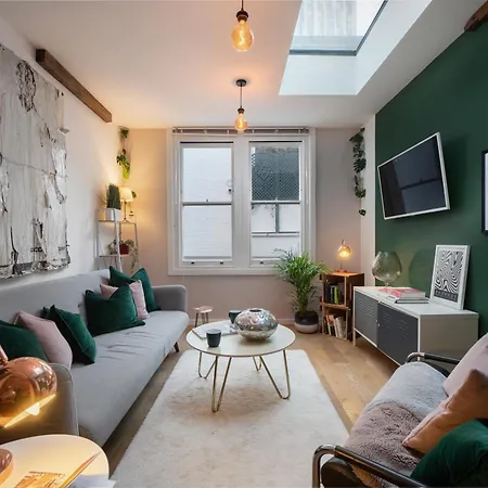 1br Stylish Flat By Hostarahomes, Near Liverpool Street, Prime Location, Sleeps Up To 4 * London