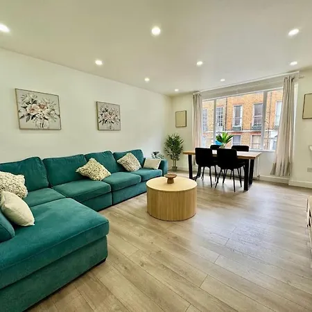 Baker Street Station 2 Bed