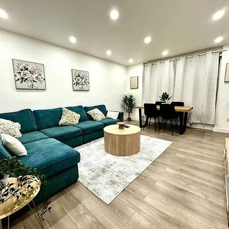 Baker Street Station 2 Bed London