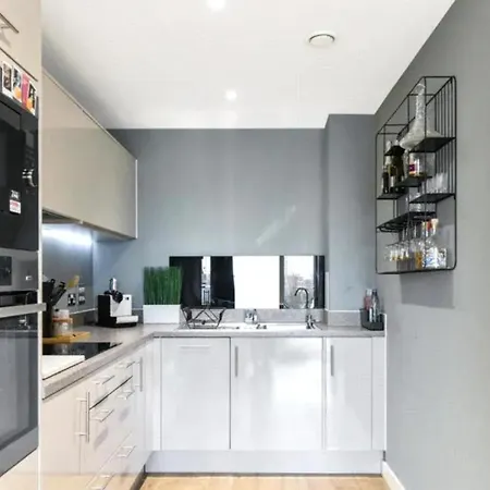 Apartment Londonaprt 1bed Balcony Gym Tv Wifi *