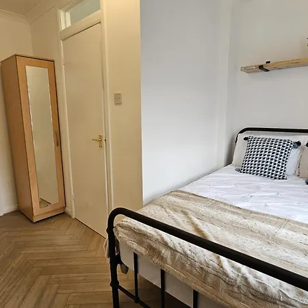 Newly Renovated & Ensuite Rooms! - Camberwell
