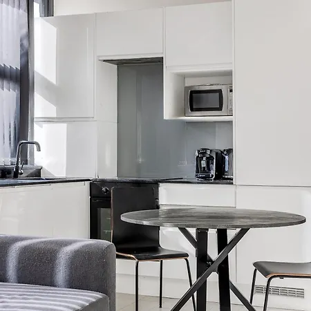 Apartment Modern & Bright 1br Flat In Hanwell, Free Parking
