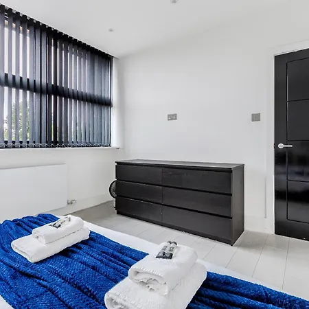 Modern & Bright 1br Flat In Hanwell, Free Parking Hanwell