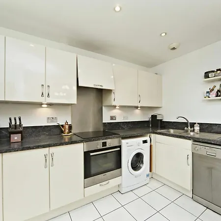 Apartment Ttsa - 2 Bedroom Apartment-croydon - Mayday Hospital *