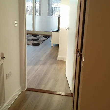 Apartment London Serviced X Rm13 X Dm 4 Weekly X Monthly Offers