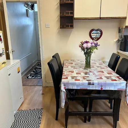 Cozy Stratford Retreat Near