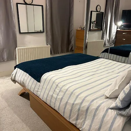 Cozy Stratford Retreat Near London