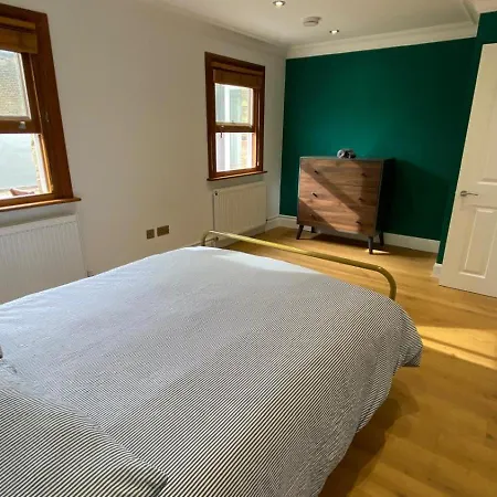 Apartment Cosy Flat Of 2 Bed And 2 Toilet