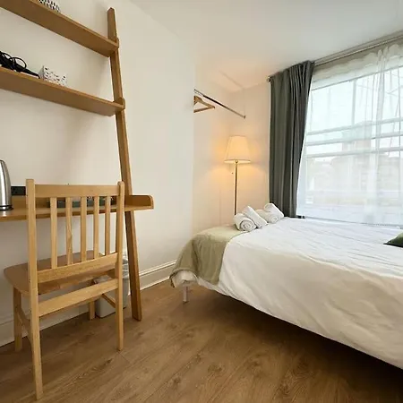 Roomy In King's Cross