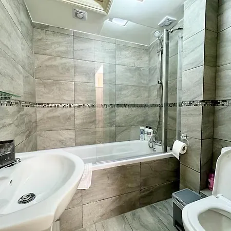 Roomy In King's Cross London