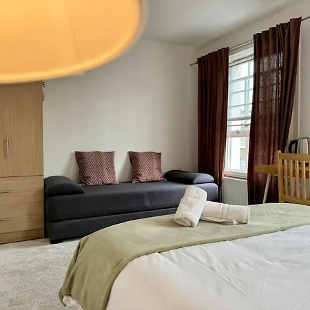 Roomy In King's Cross *