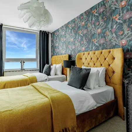 Thames View In Town! Large Luxxe Nomad Design Family