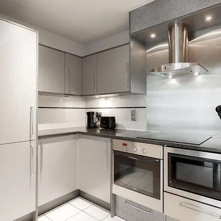 Thames View In Town! Large Luxxe Nomad Design Family Apartment