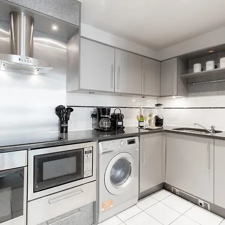 Thames View In Town! Large Luxxe Nomad Design Family Apartment *