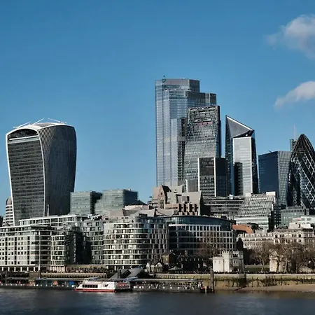 Thames View In Town! Large Luxxe Nomad Design Family Apartment London